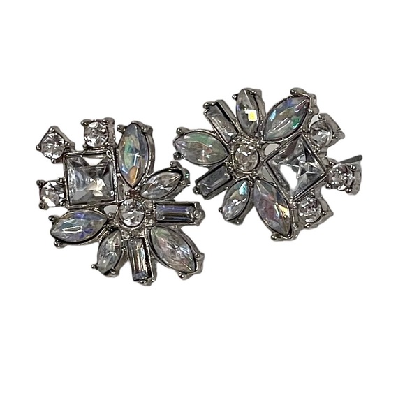 ❤️ Vintage Crystal Victorian Post Earrings - Picture 2 of 5